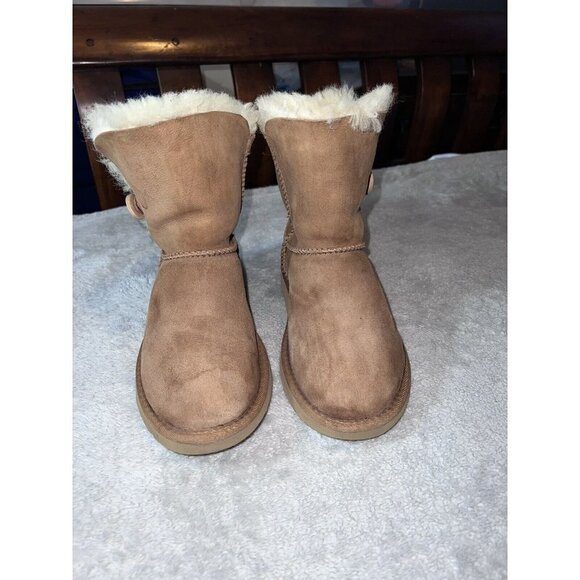 UGG Australia Girl's 5991 Bailey Button Boots Chestnut Size 5 - Picture 6 of 10